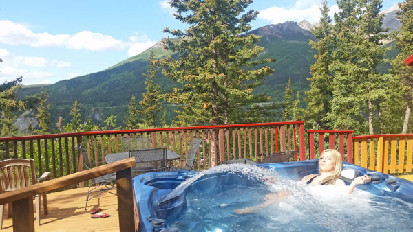 Hot Tub at Denali Crow's Nest Cabins